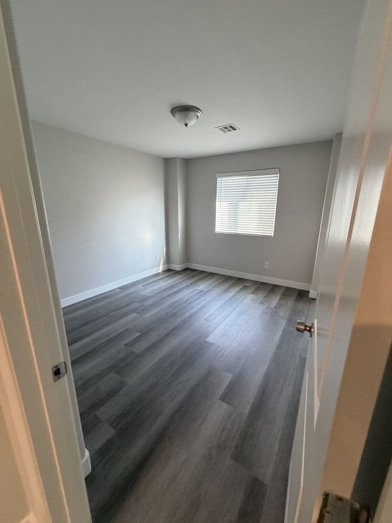 North Las Vegas House: 1054 Twincrest Ave