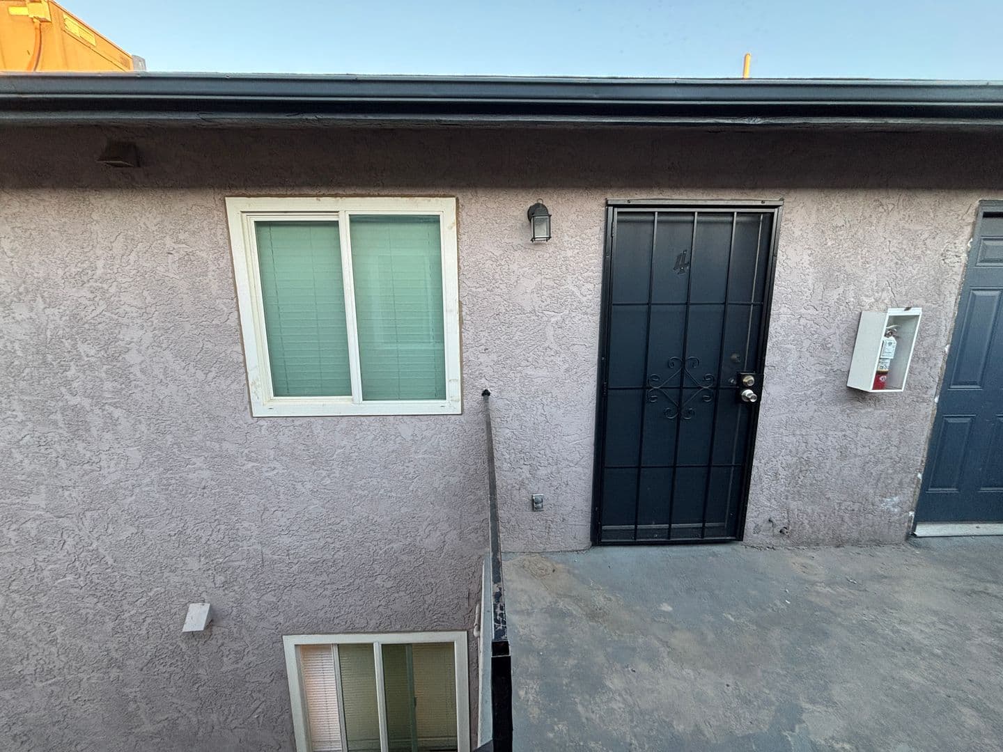 Henderson Apartment: 225 E Foster Ave. Unit 4