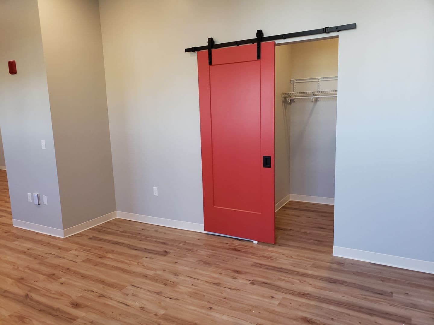 Manchester Apartment: 252 Willow Street