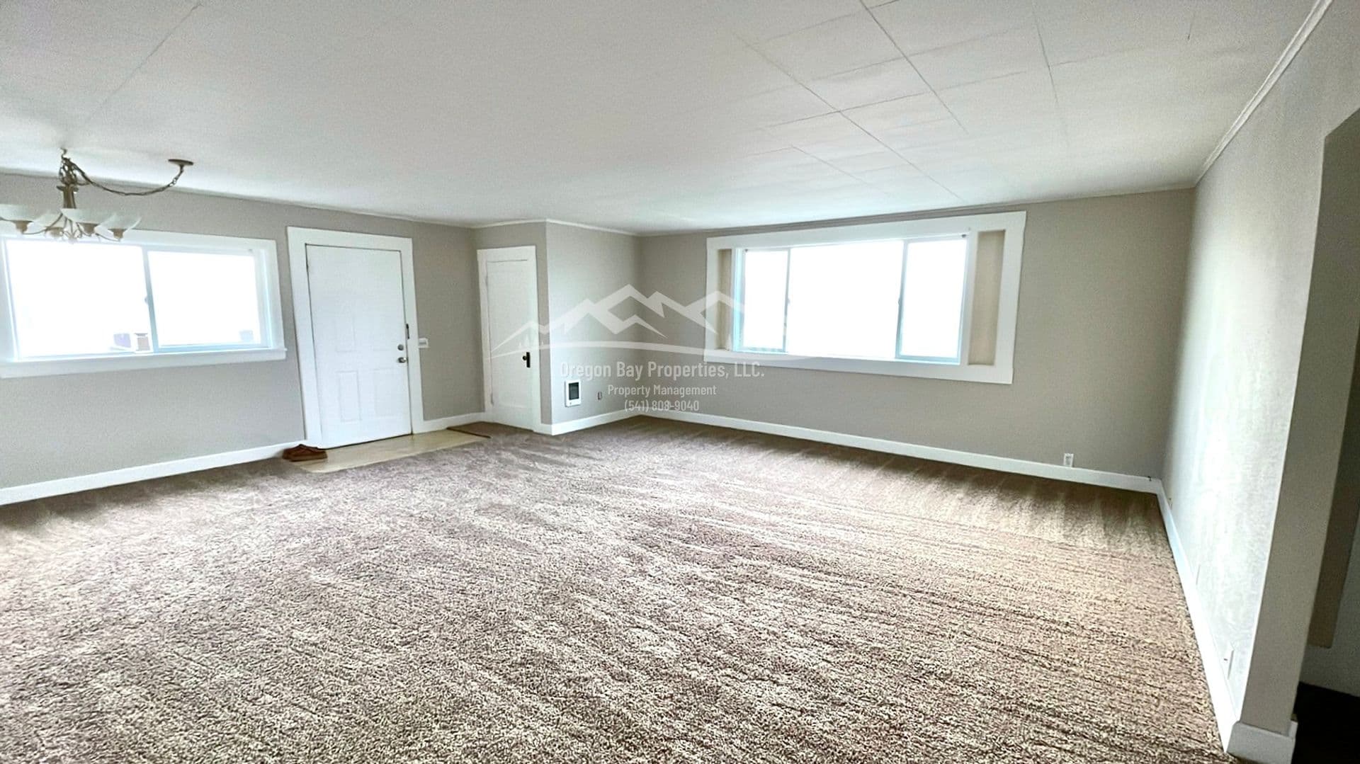 Coquille Apartment: 310 N. Dean St
