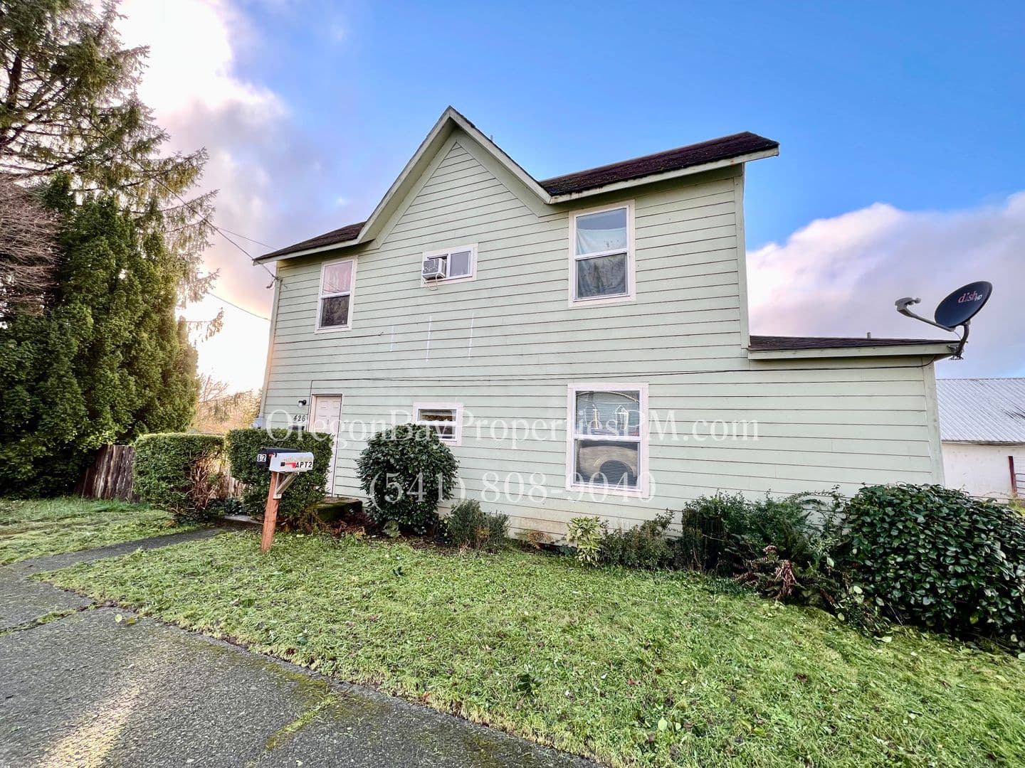 Myrtle Point Apartment: 426 4th St