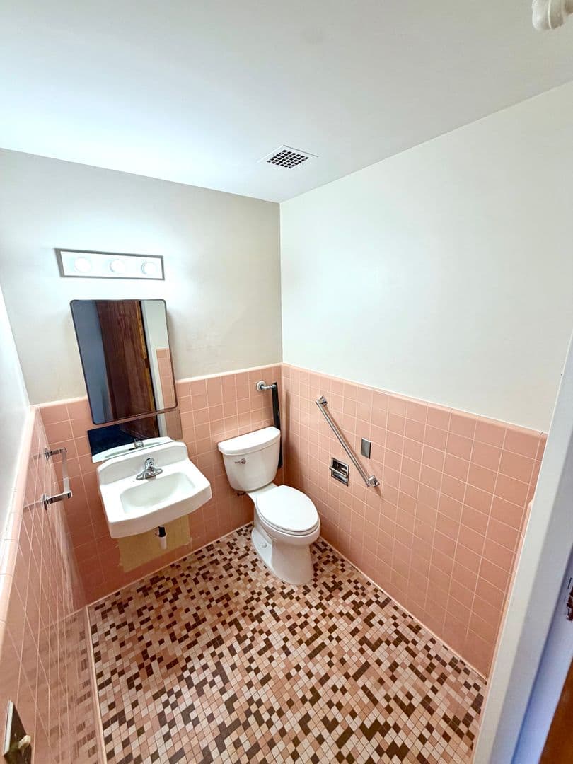 North Bend Apartment: 3959 Sheridan Ave Apt 312