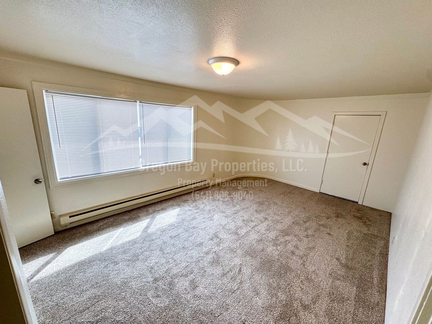 Reedsport Apartment: 920 Winchester Ave