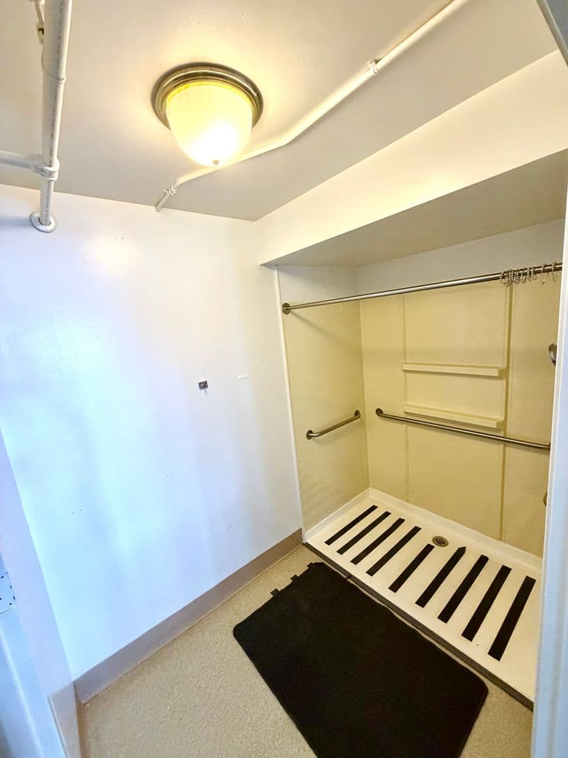 North Bend Apartment: 3959 Sheridan Ave Apt 235