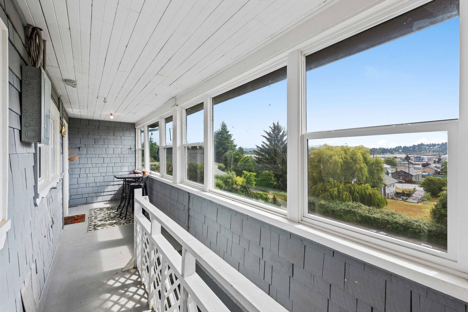 Coos Bay Apartment: 864 S 5th St. - #1
