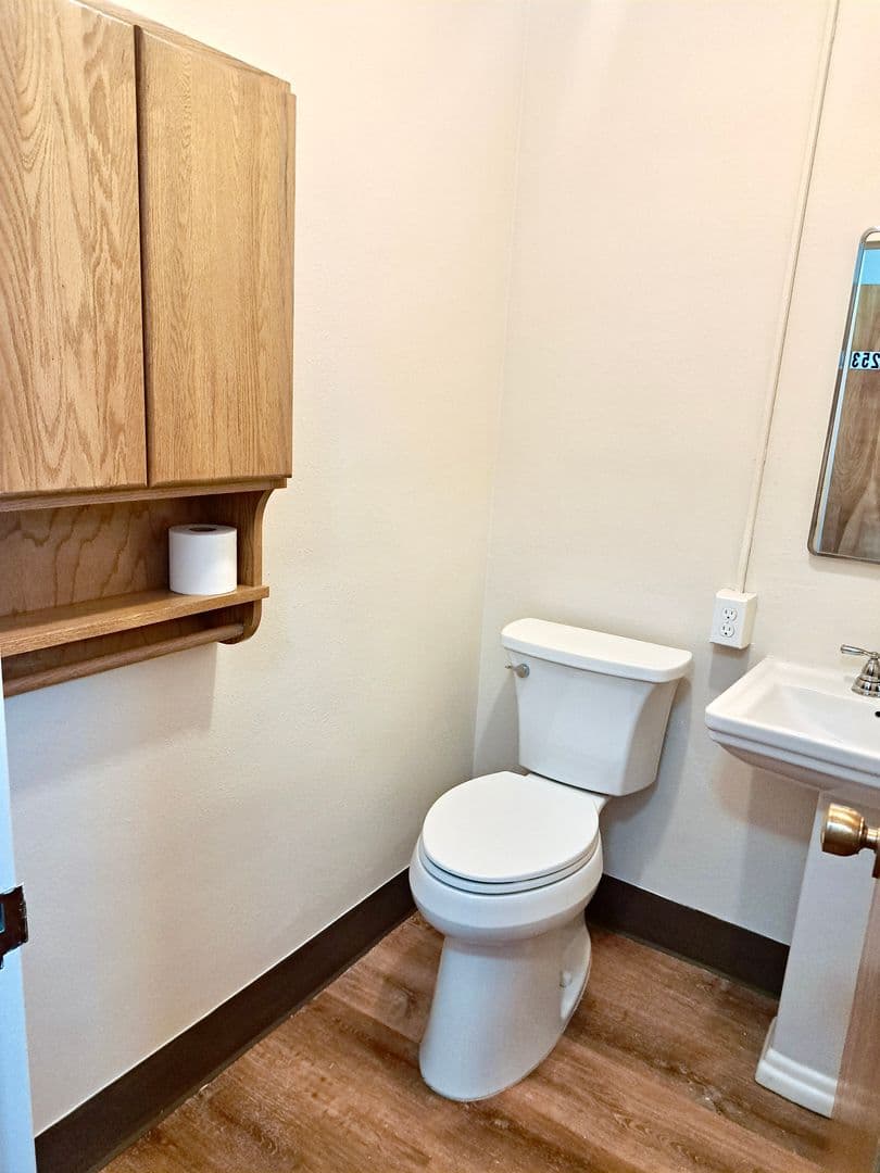 North Bend Apartment: 3959 Sheridan Ave Apt 253