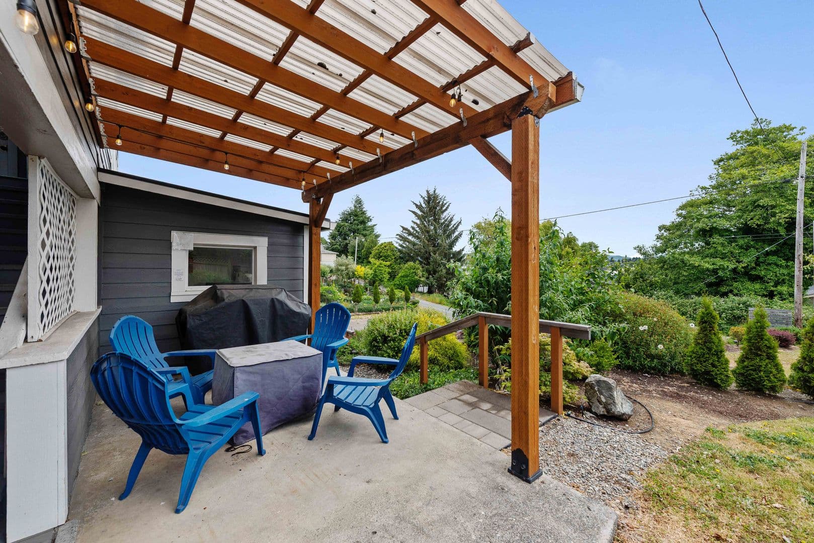 Coos Bay Apartment: 864 S 5th St. #3