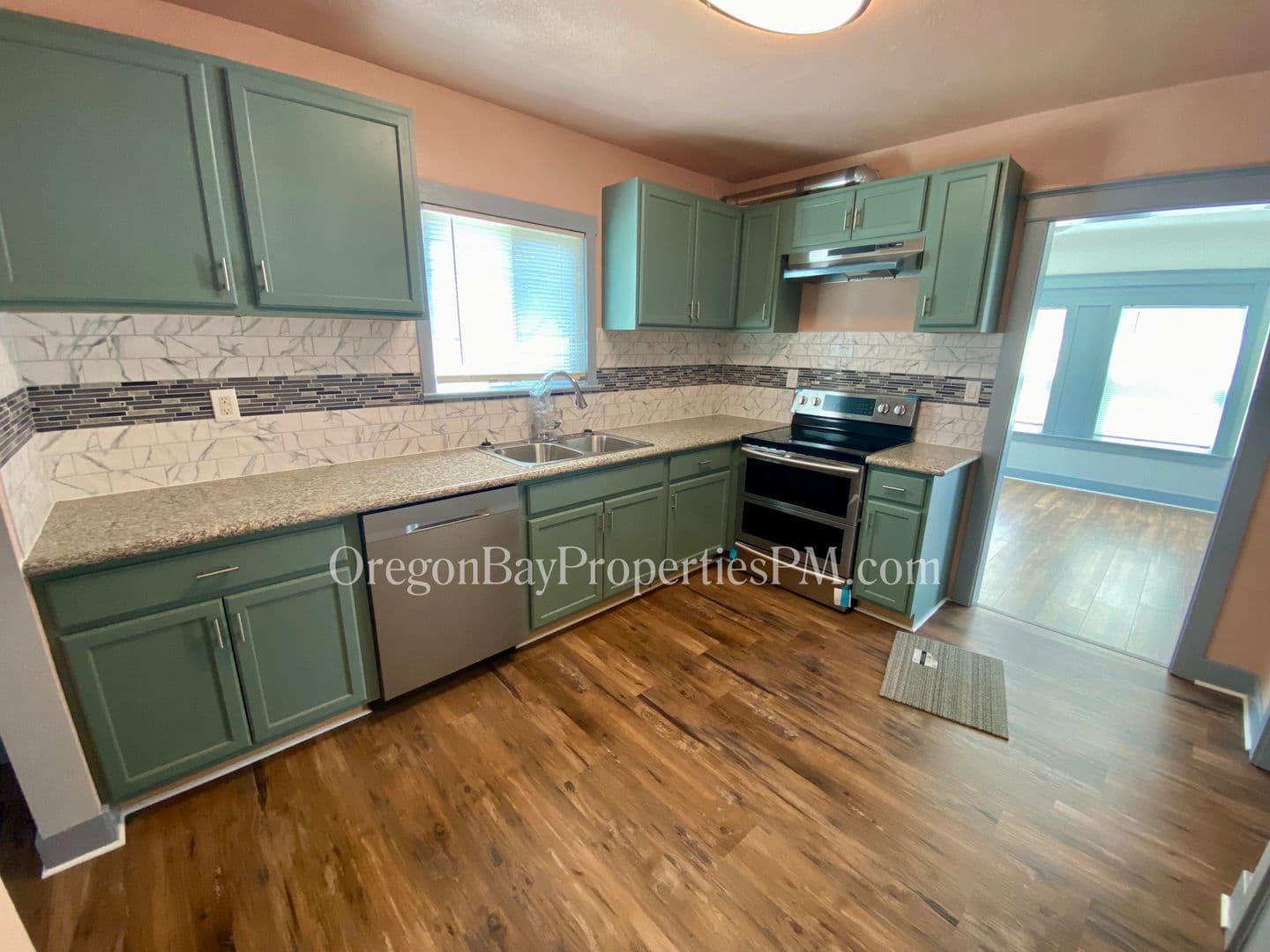 Coos Bay House: 552 Johnson Ave