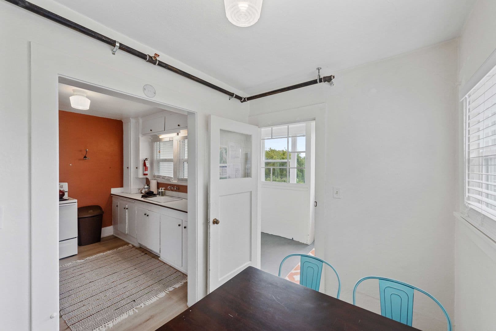 Coos Bay Apartment: 864 S 5th St. #3