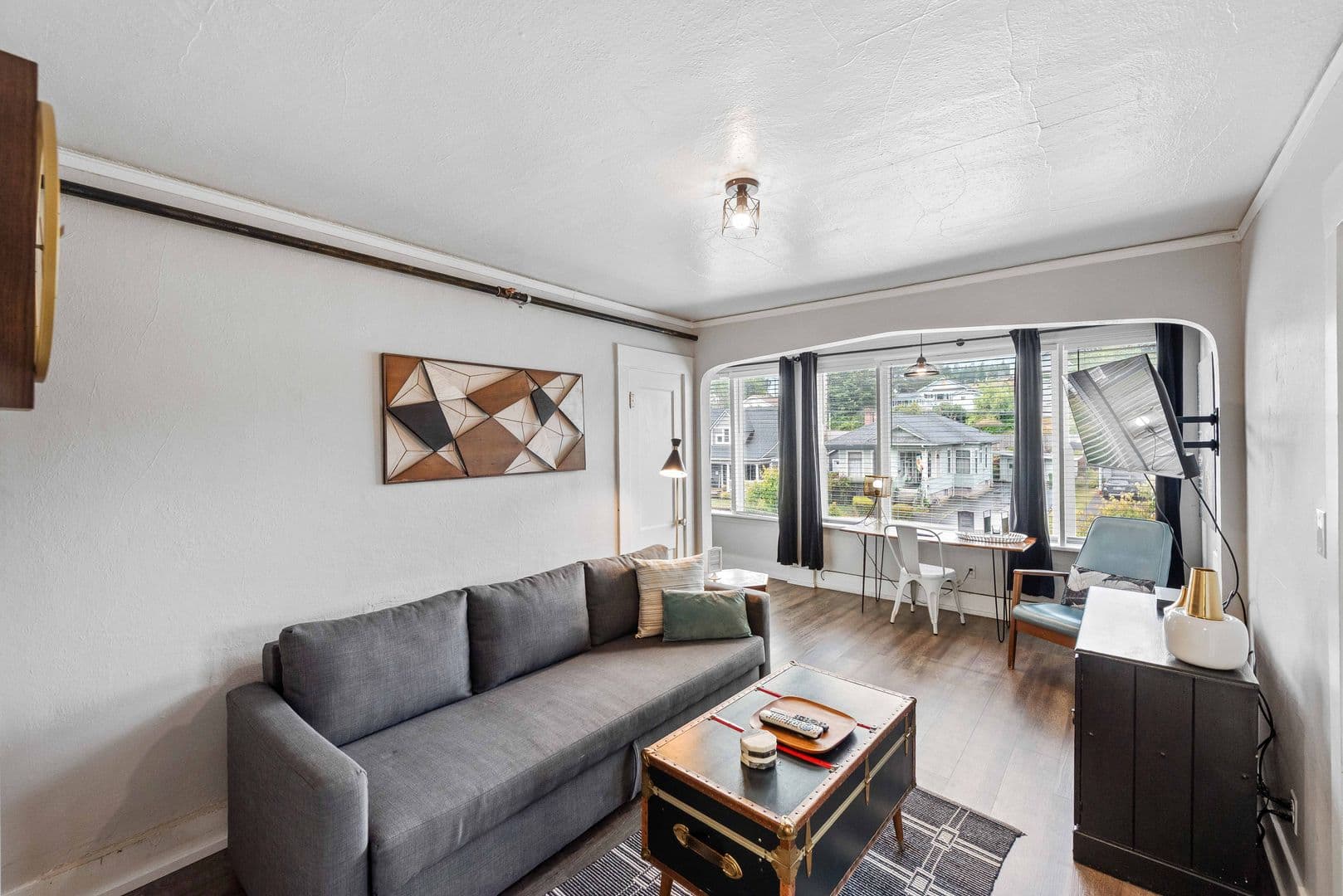 Coos Bay Apartment: 864 S 5th St. - #1