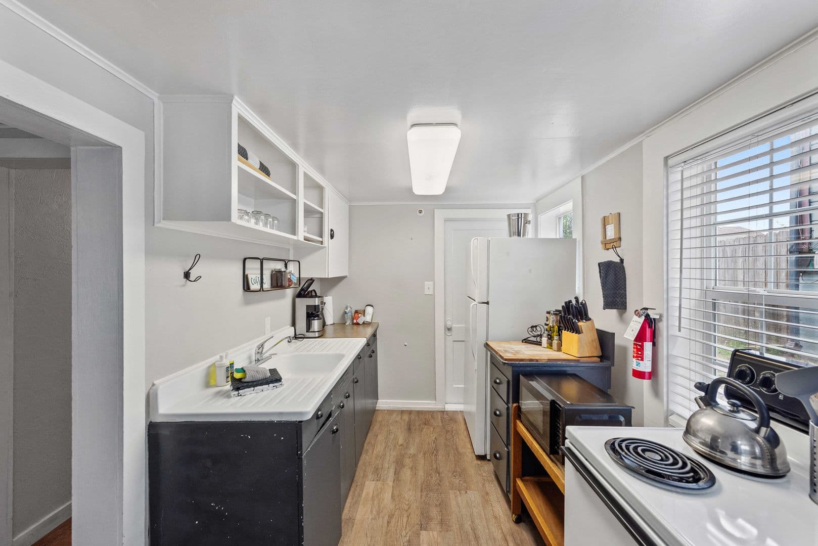 Coos Bay Apartment: 864 S 5th St. #6
