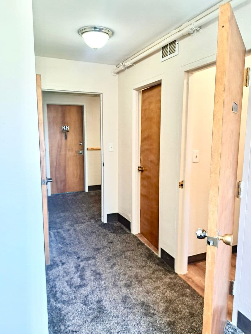 North Bend Apartment: 3959 Sheridan Ave Apt 253