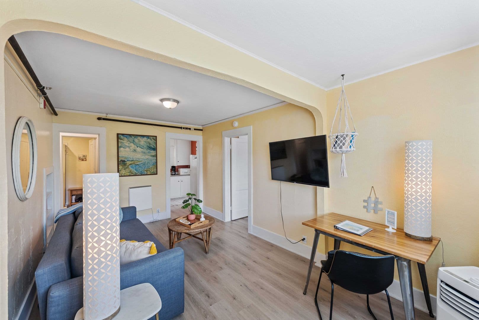 Coos Bay Apartment: 864 S 5th St. #3