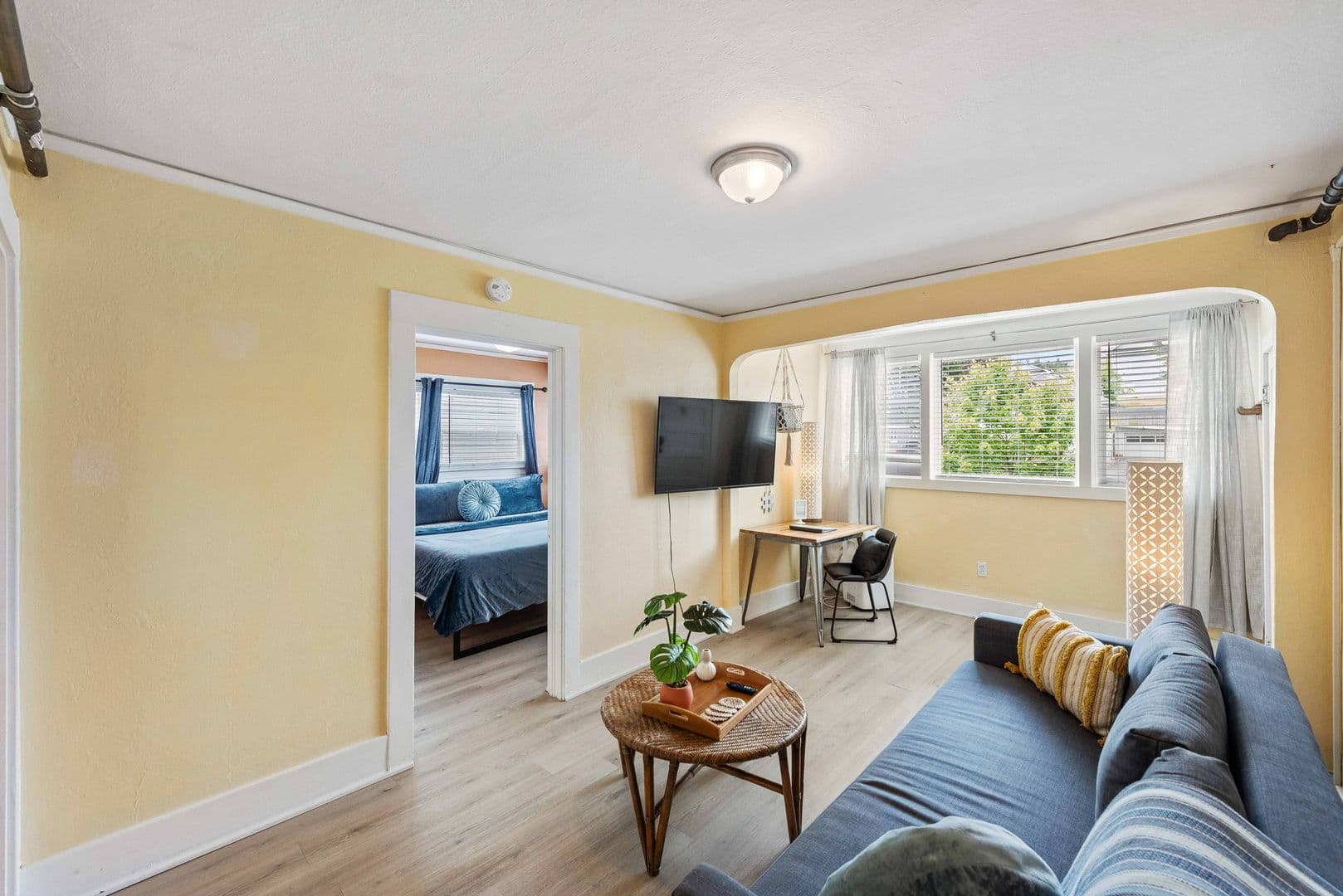 Coos Bay Apartment: 864 S 5th St. #3