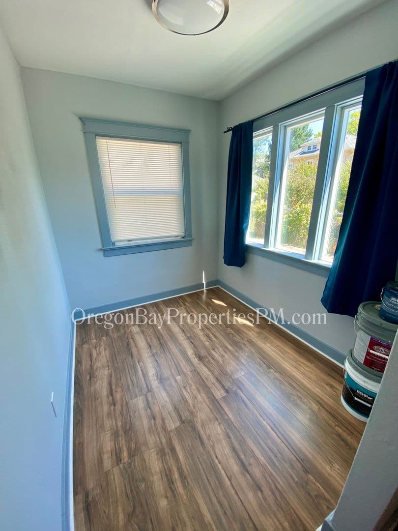 Coos Bay House: 552 Johnson Ave