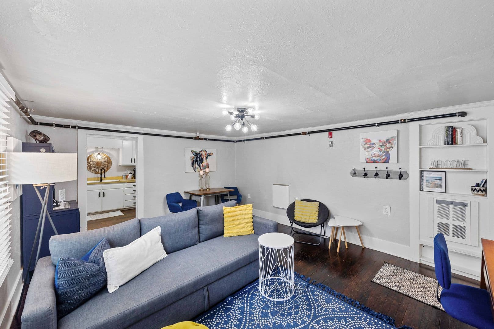 Coos Bay Apartment: 864 S 5th St. #5