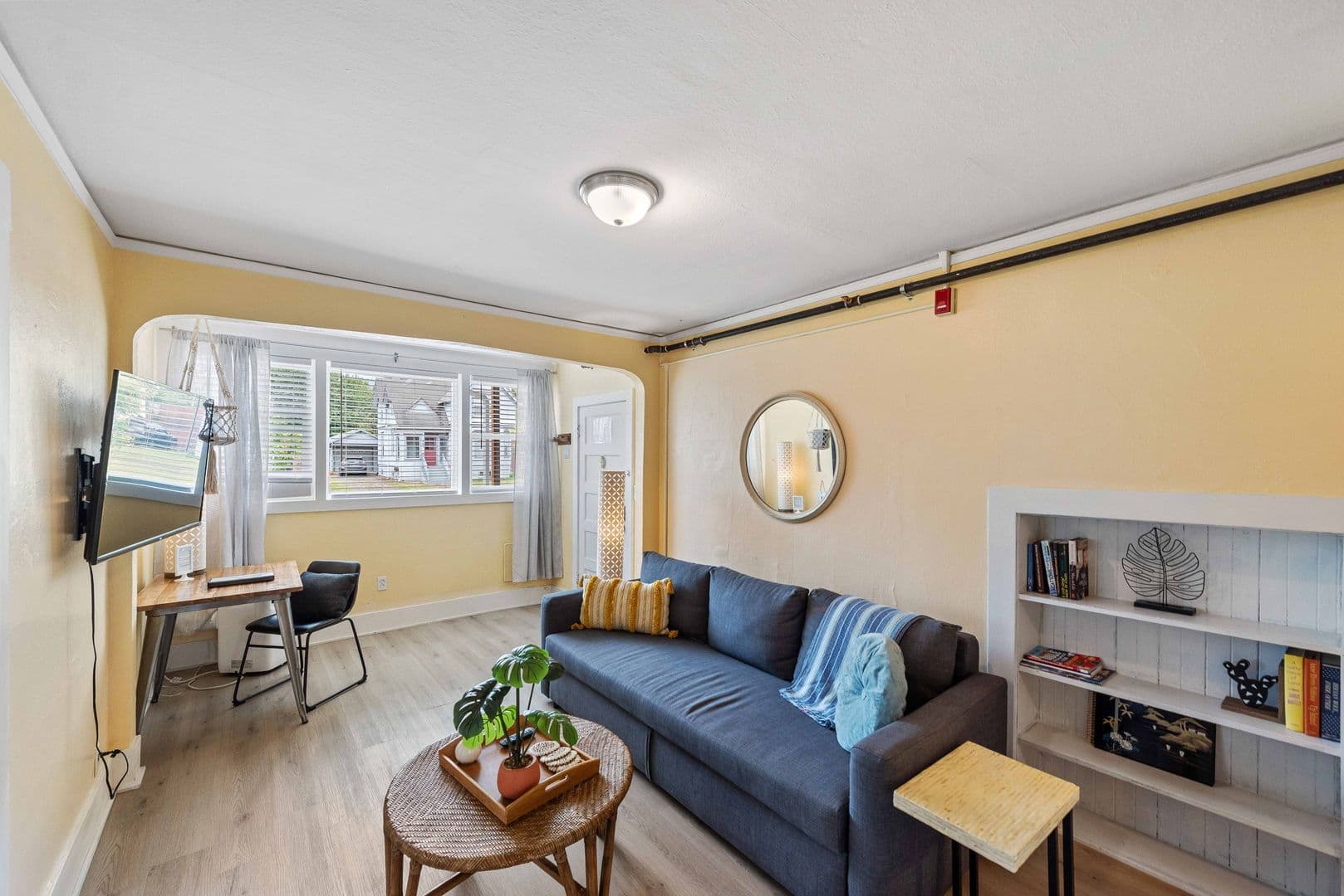 Coos Bay Apartment: 864 S 5th St. #3