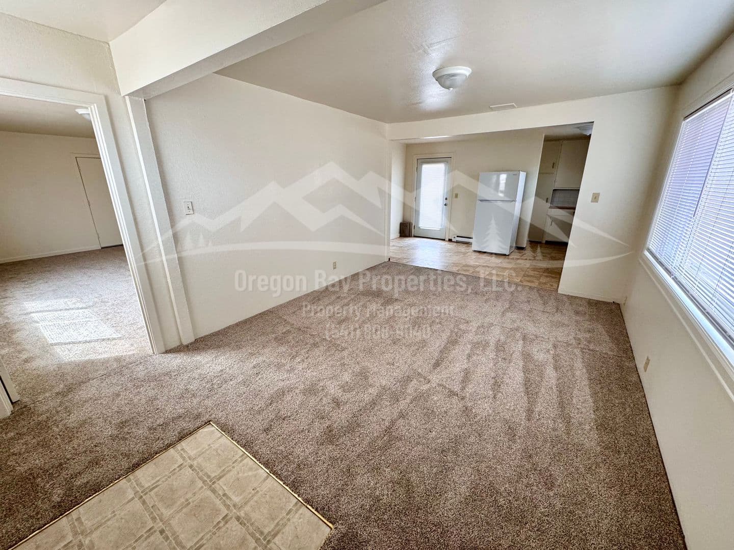 Reedsport Apartment: 920 Winchester Ave