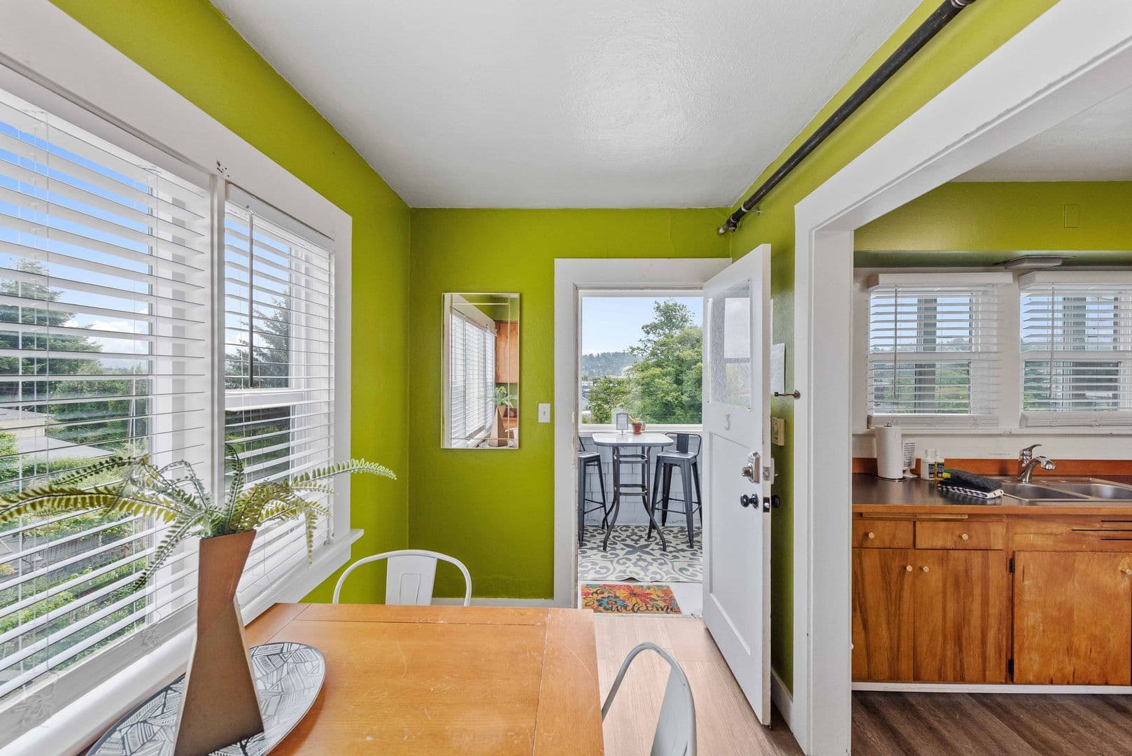 Coos Bay Apartment: 864 S 5th St. - #1