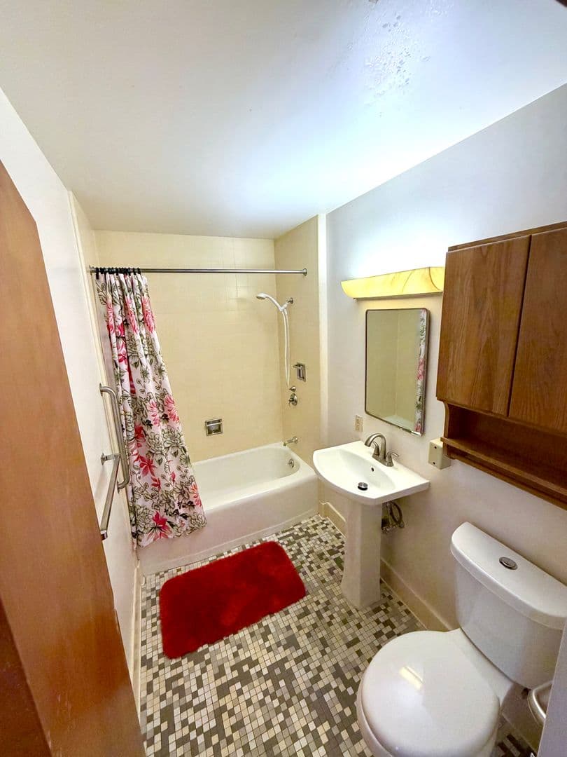North Bend Apartment: 3959 Sheridan Ave Apt 256