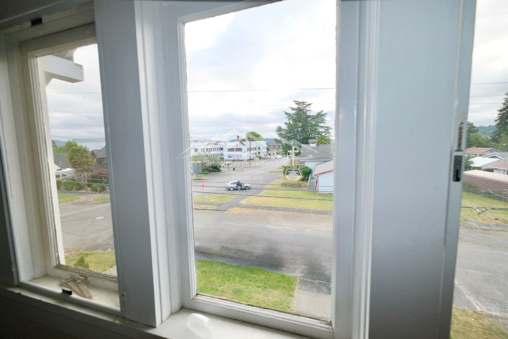Coquille Apartment: 310 N. Dean St
