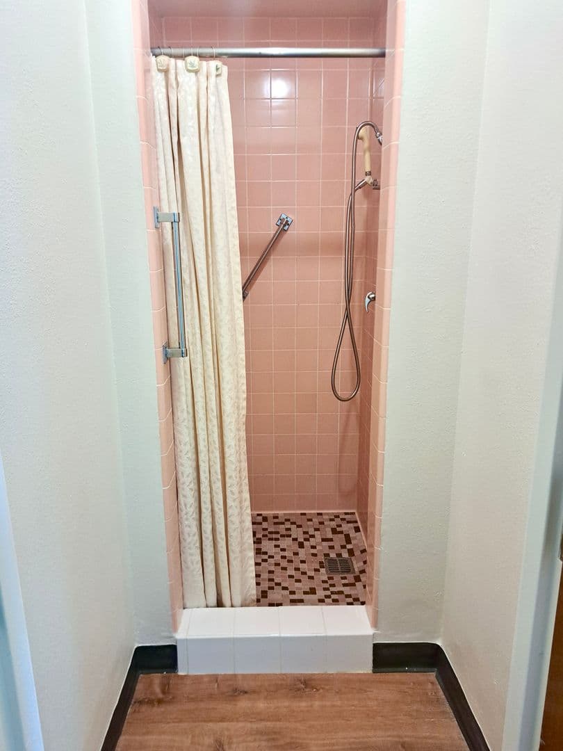 North Bend Apartment: 3959 Sheridan Ave Apt 253