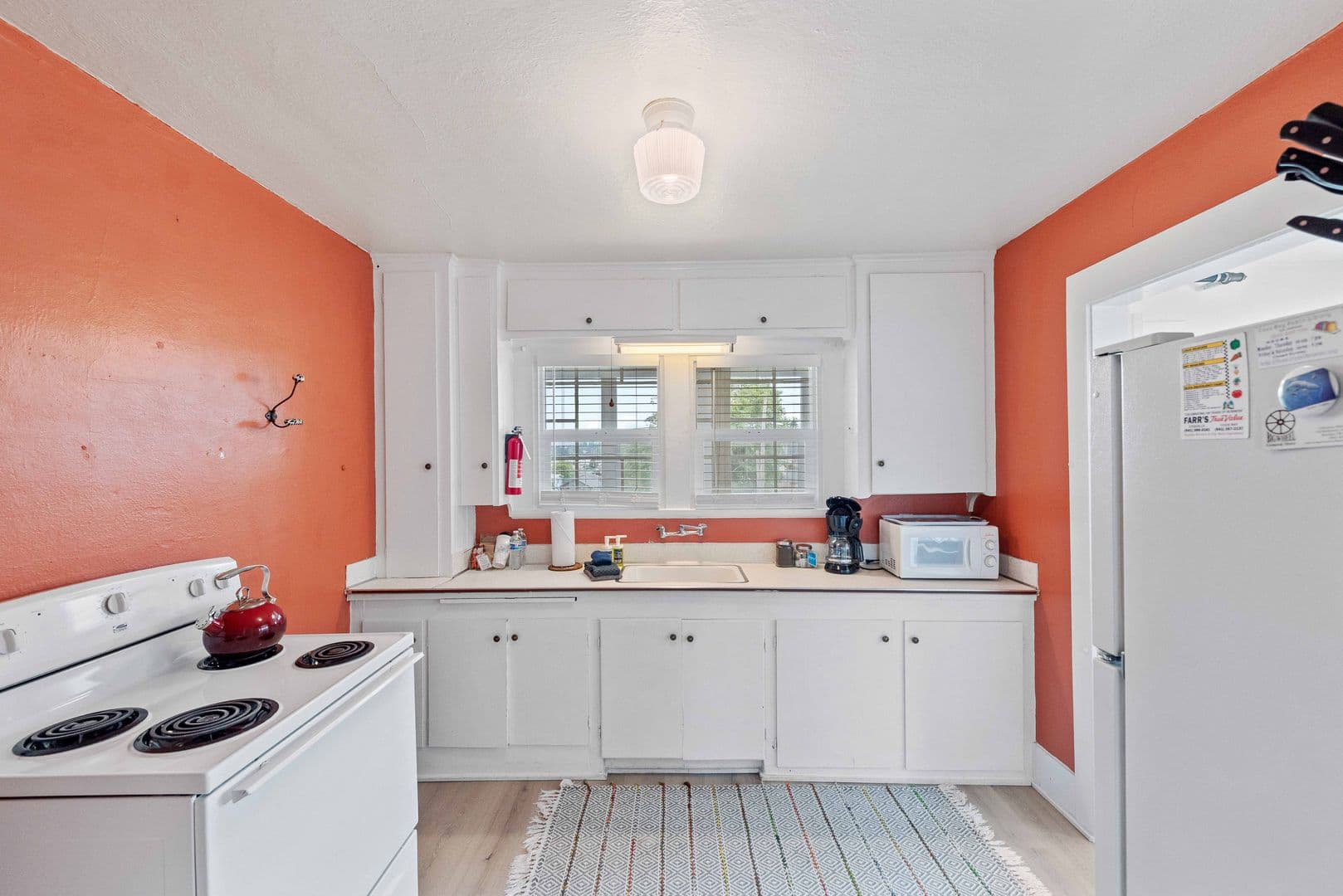Coos Bay Apartment: 864 S 5th St. #3