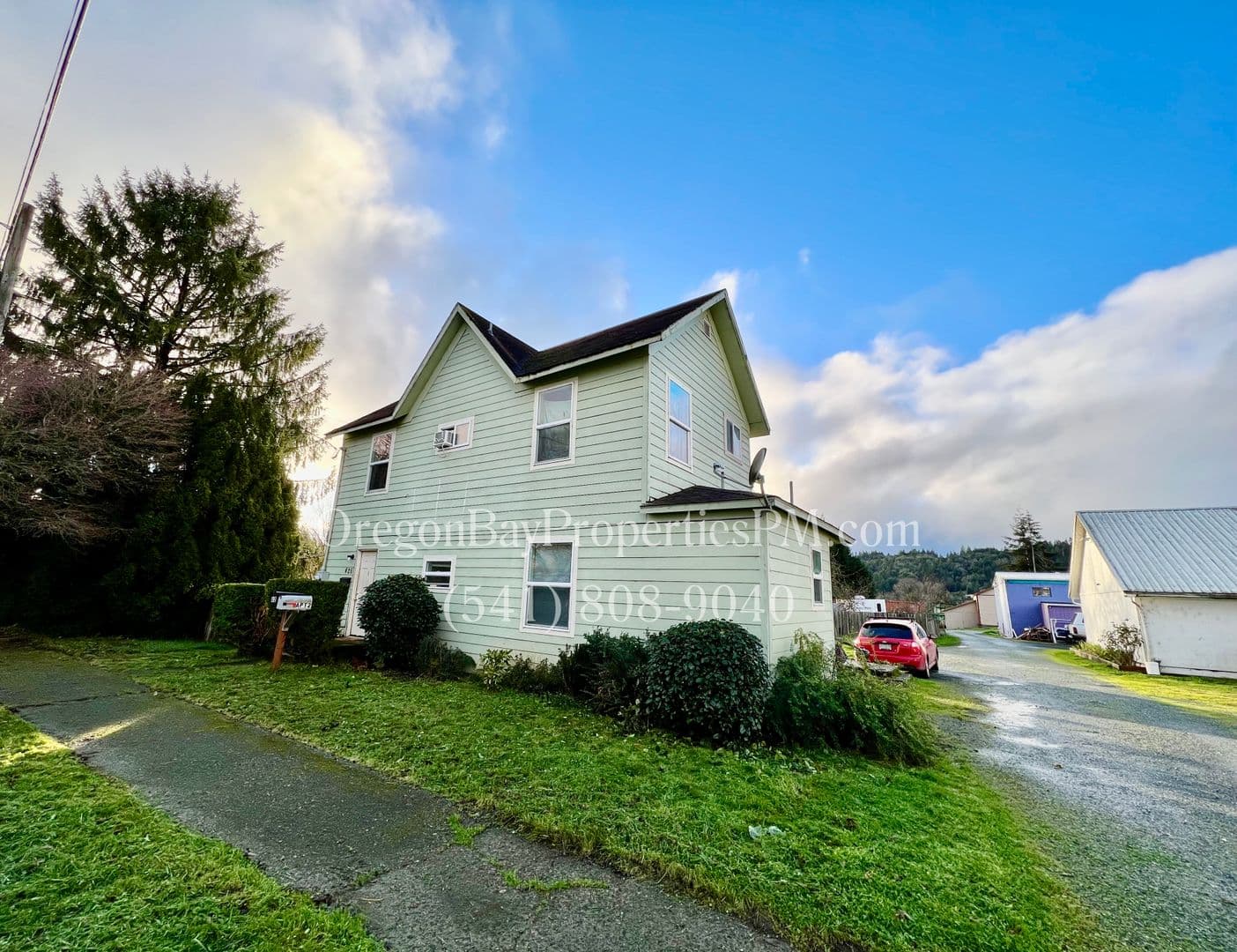 Myrtle Point Apartment: 426 4th St