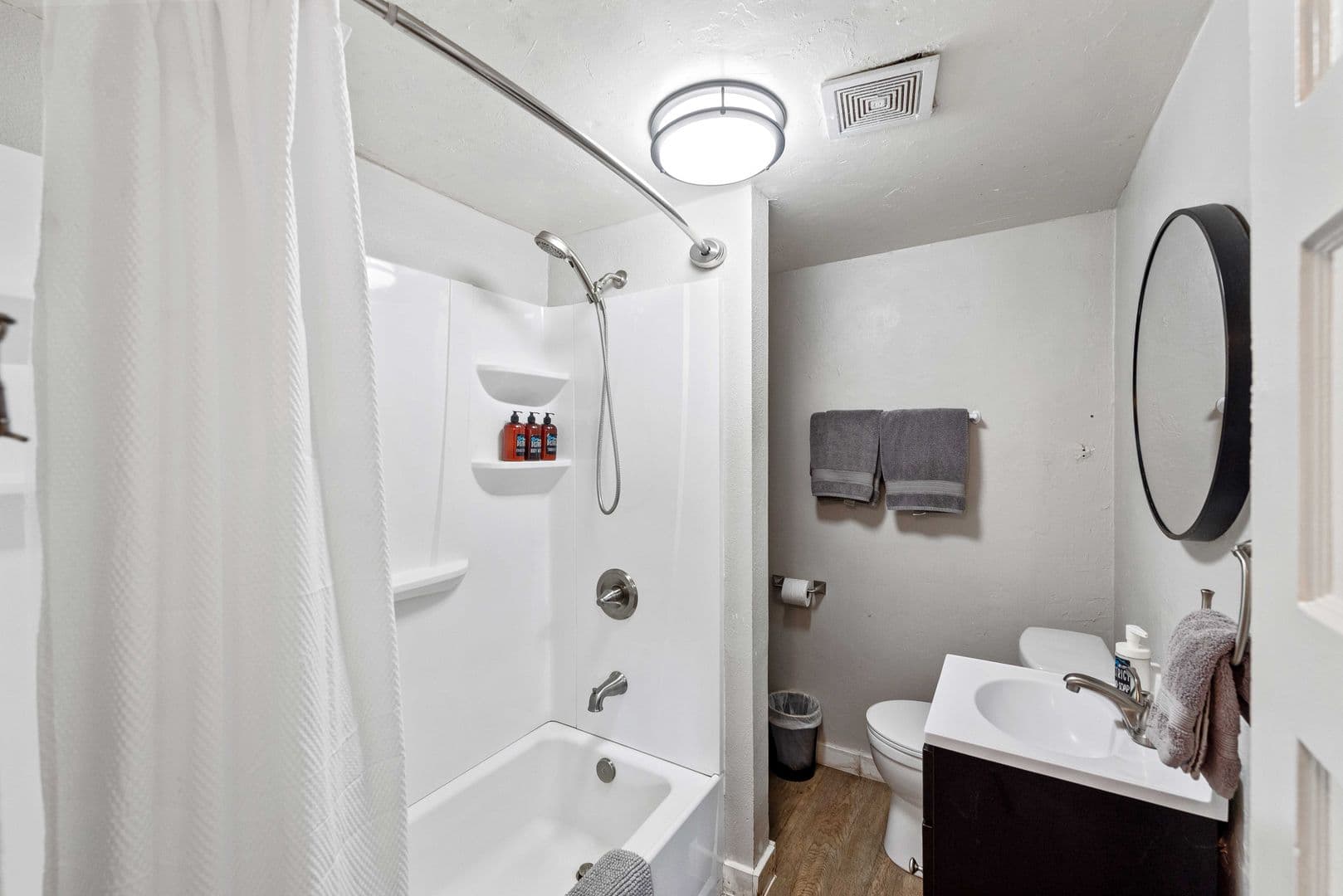 Coos Bay Apartment: 864 S 5th St. #6
