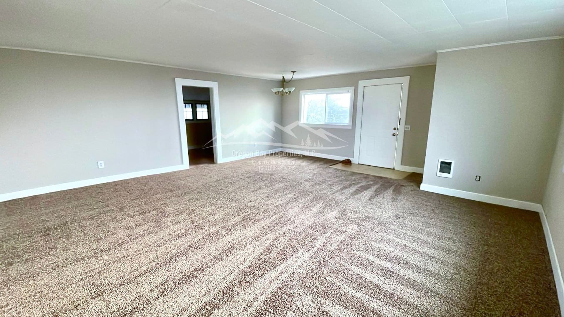 Coquille Apartment: 310 N. Dean St