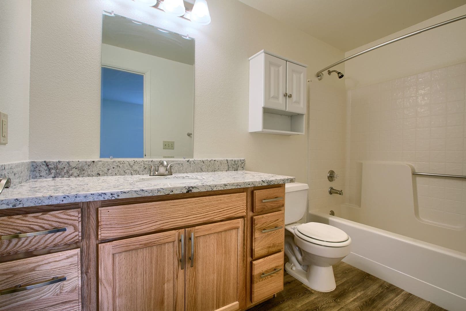 Federal Way Apartment: 32420 1st Ln. SW