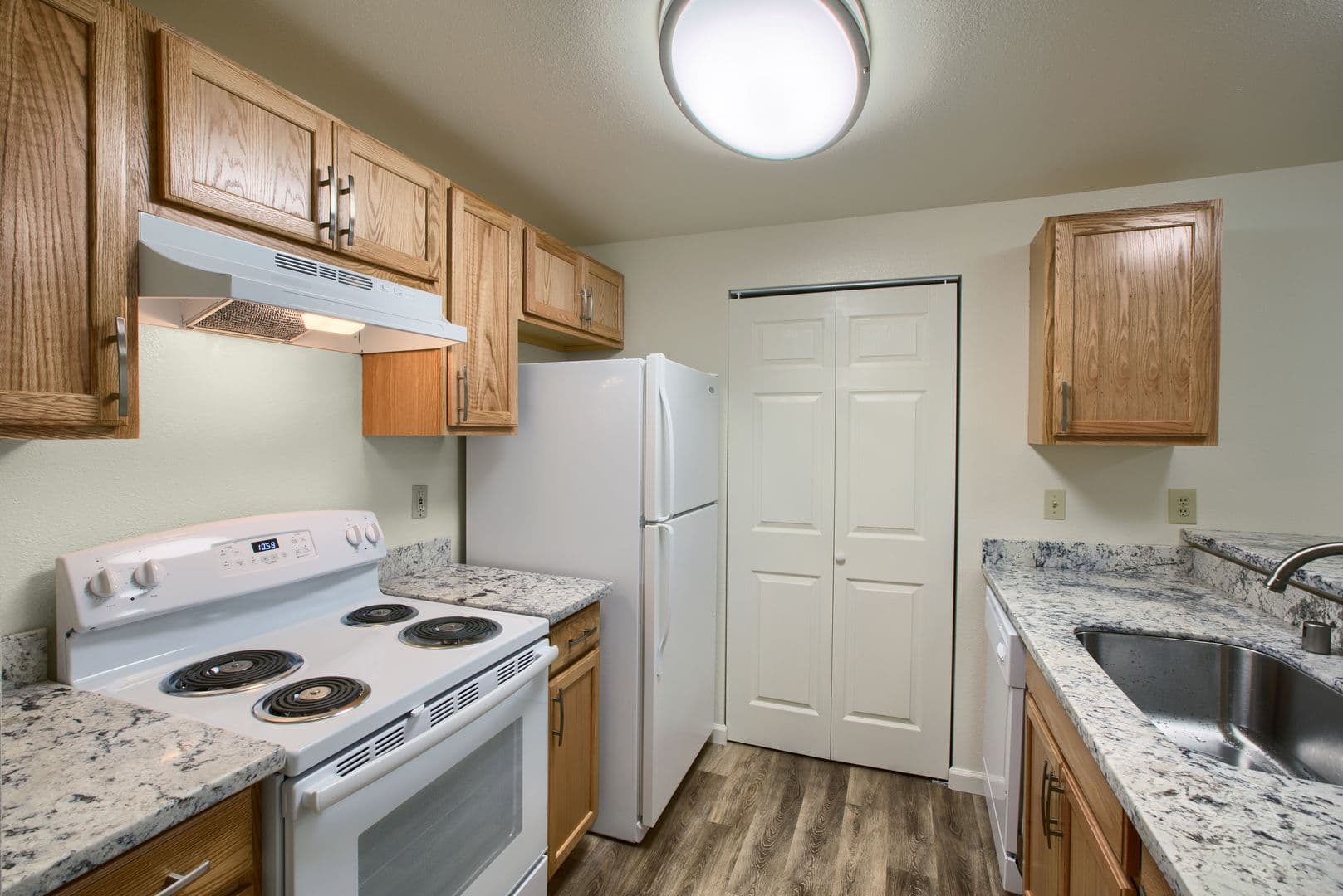 Federal Way Apartment: 32420 1st Ln. SW