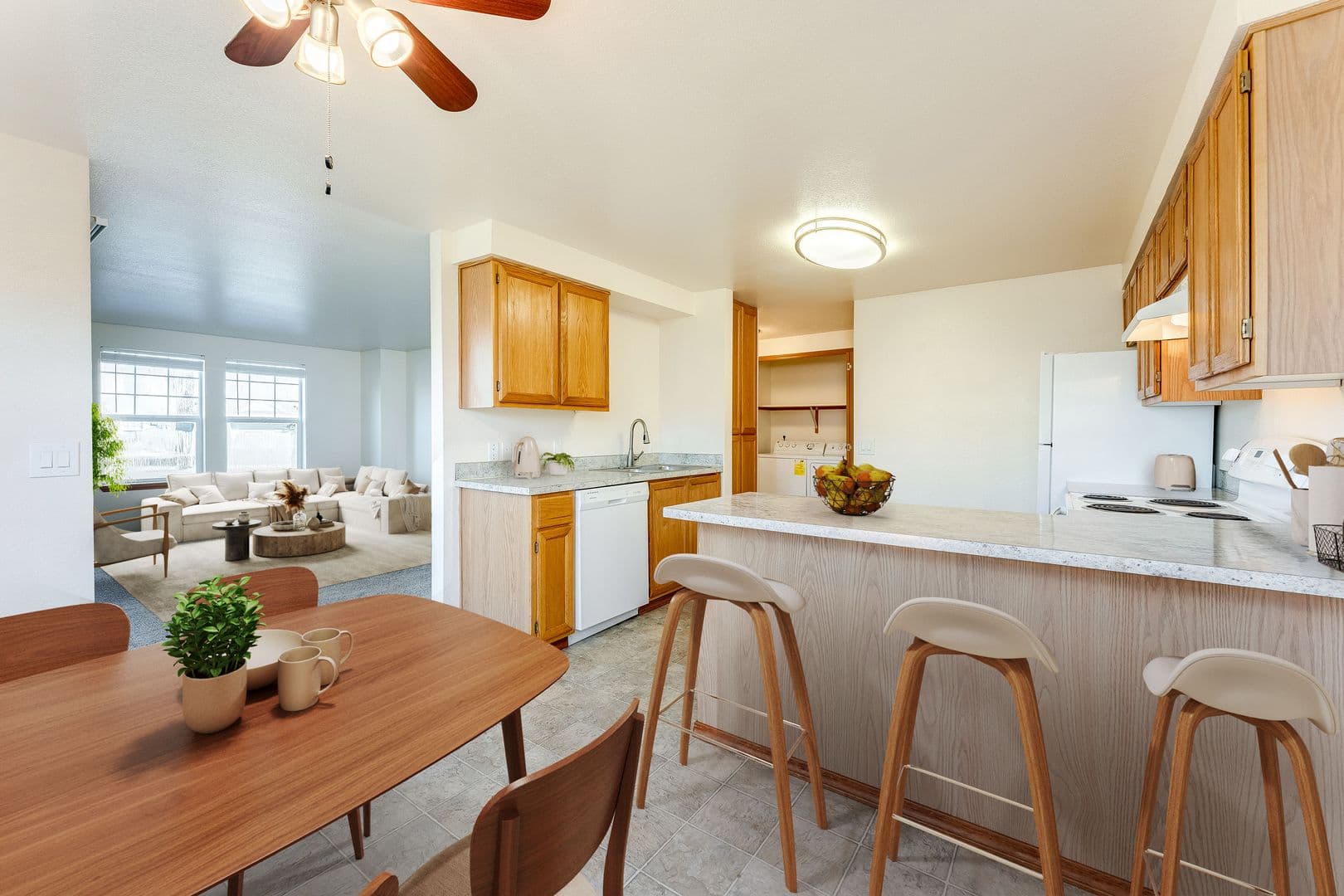 Molalla Apartment: 1111 Meadow Dr.