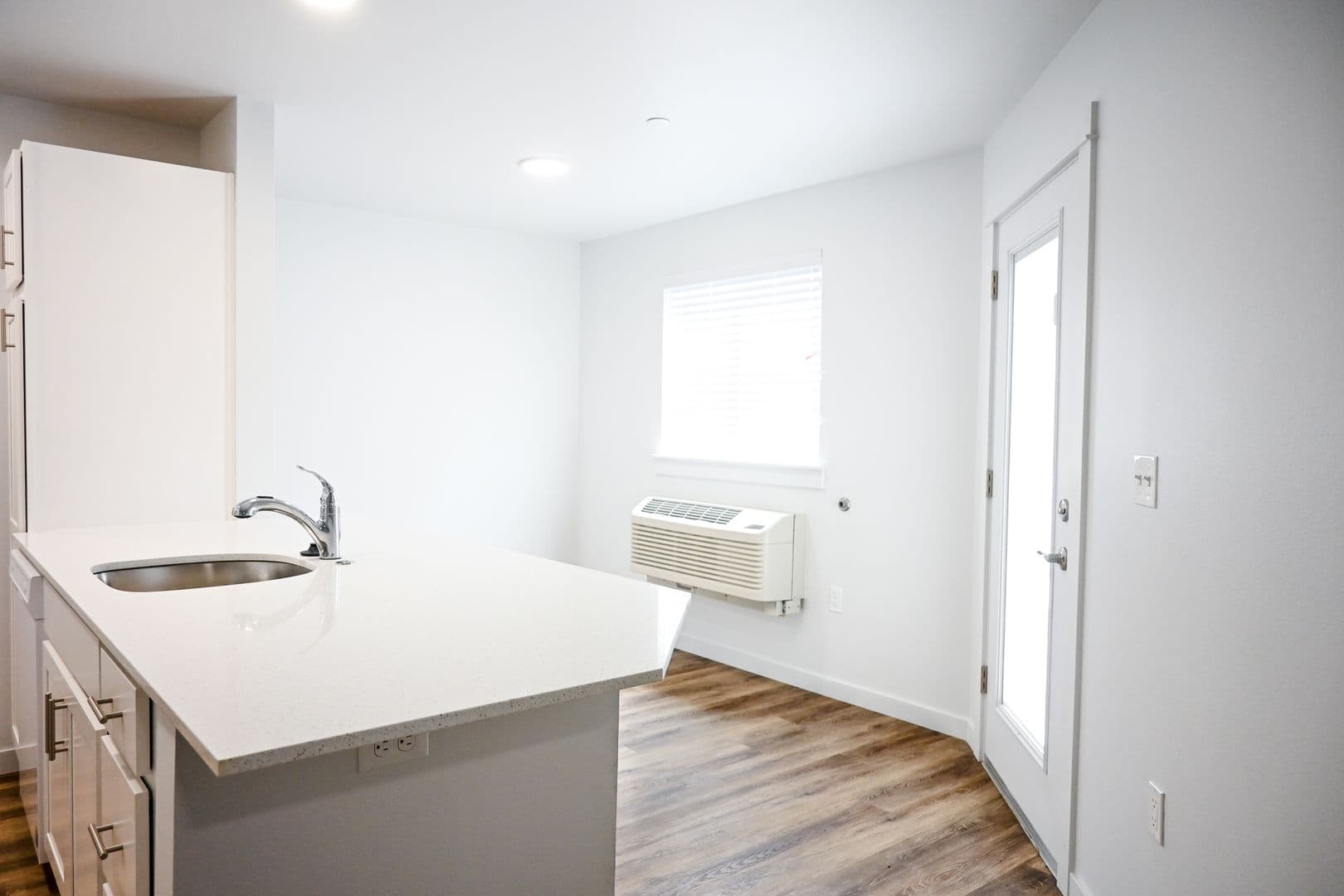 Cottage Grove Apartment: 1041 S 10th St.