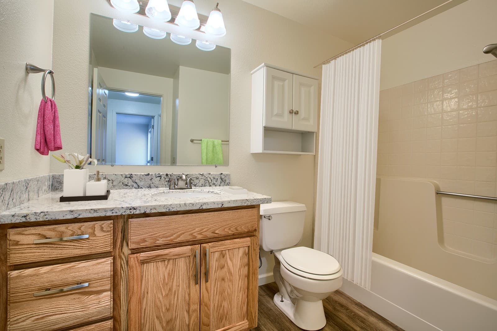 Federal Way Apartment: 32420 1st Ln. SW