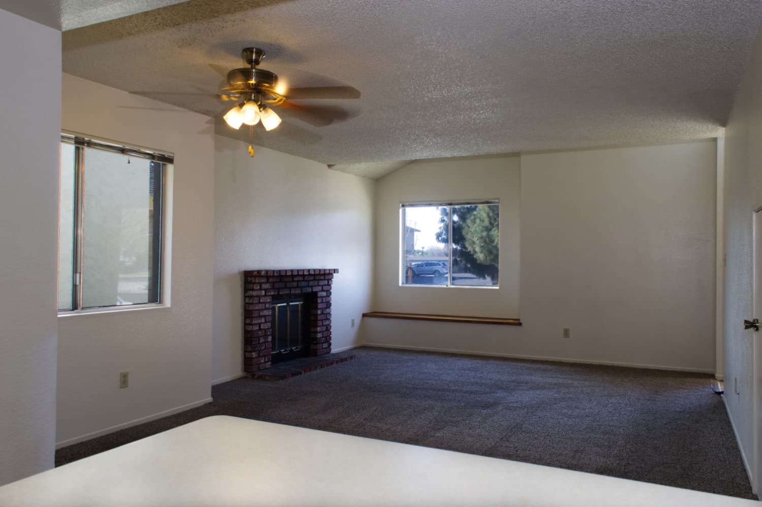 Bakersfield Apartment: 4841 Columbus St.