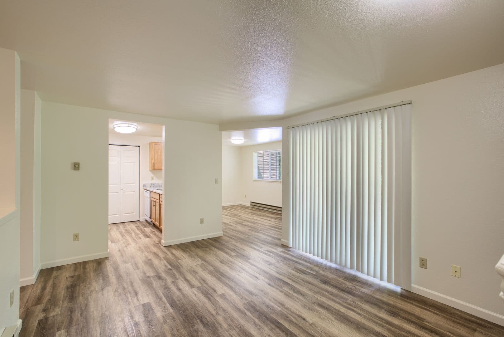 Federal Way Apartment: 32420 1st Ln. SW
