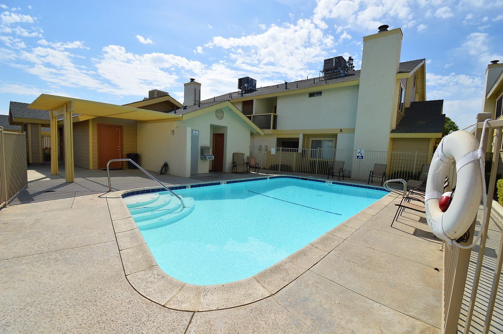Bakersfield Apartment: 4841 Columbus St.