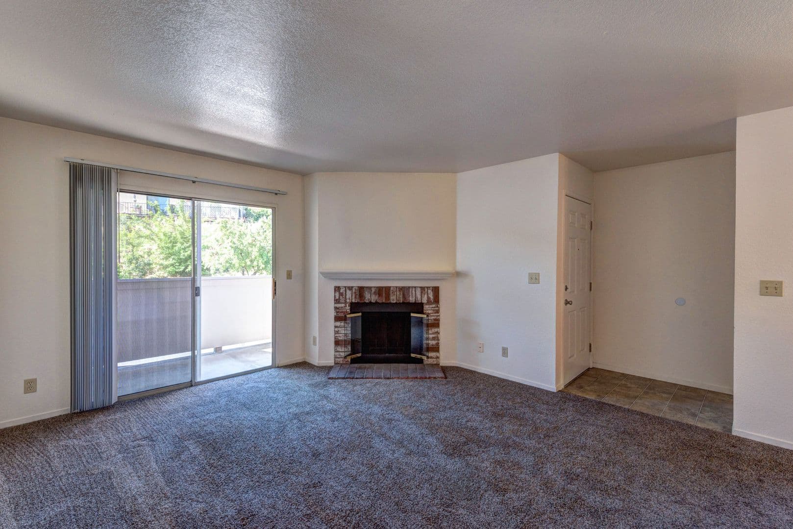 Redding Apartment: 851 Mission De Oro Dr.