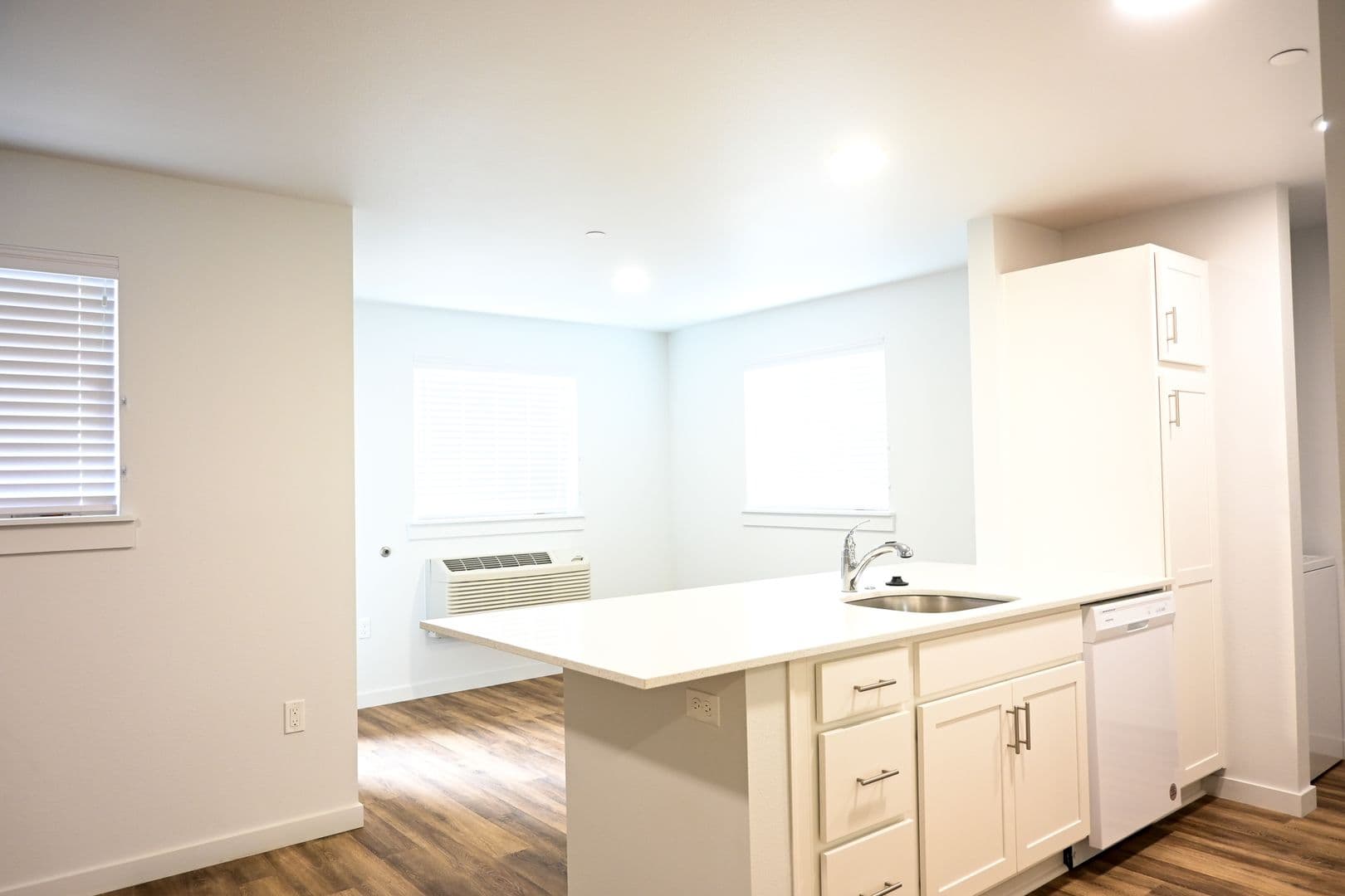 Cottage Grove Apartment: 1041 S 10th St.