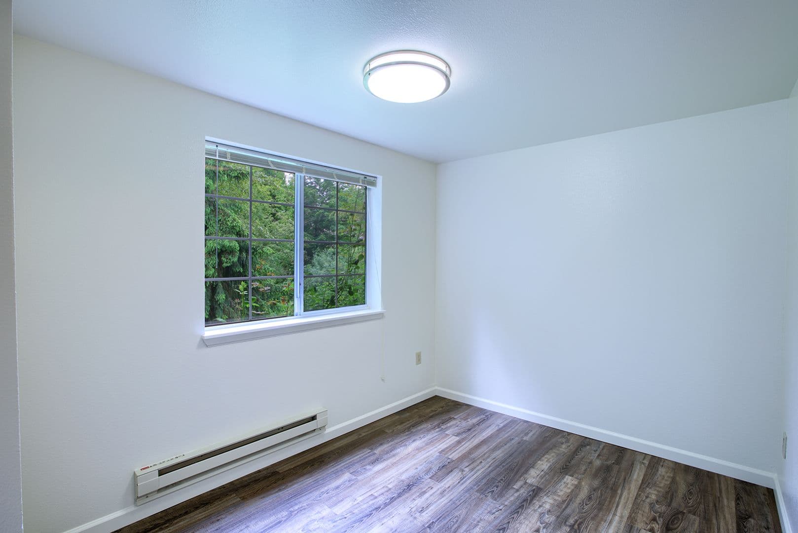 Federal Way Apartment: 32420 1st Ln. SW