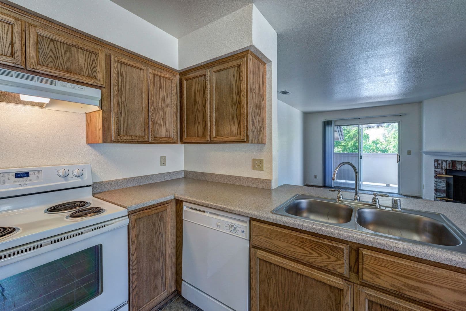 Redding Apartment: 851 Mission De Oro Dr.