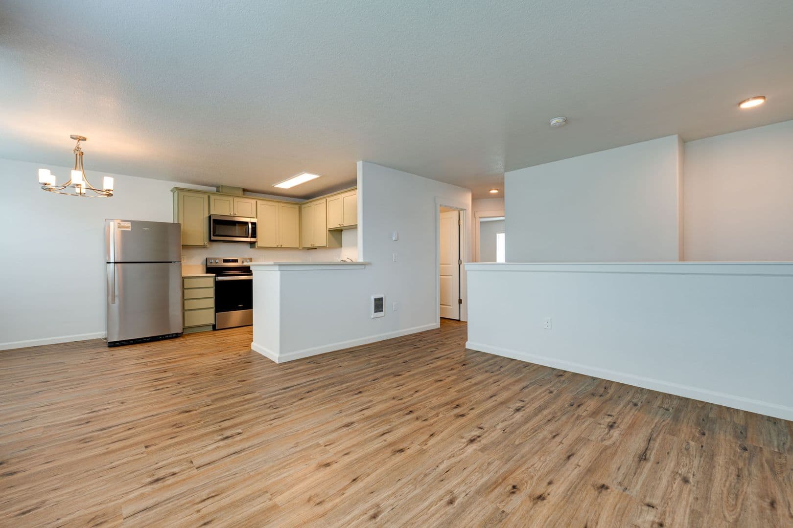 Cottage Grove Townhome: 935 Arthur Ave