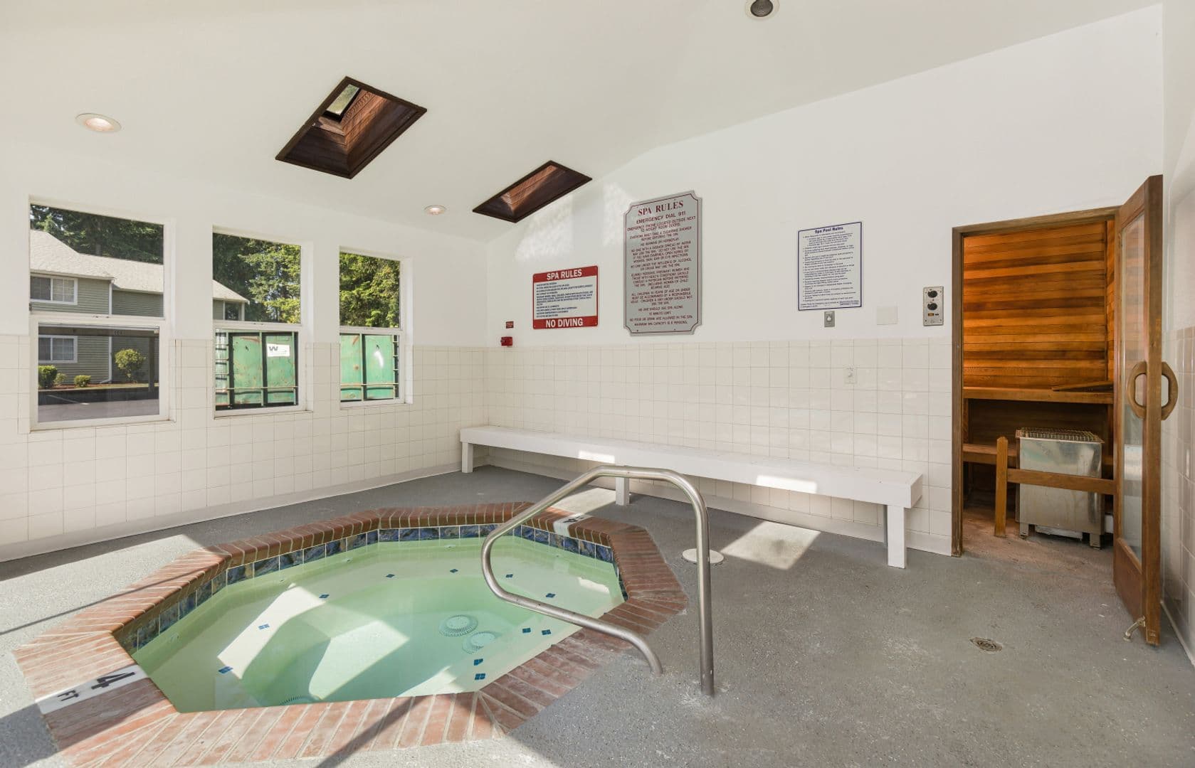 Federal Way Apartment: 32420 1st Ln. SW