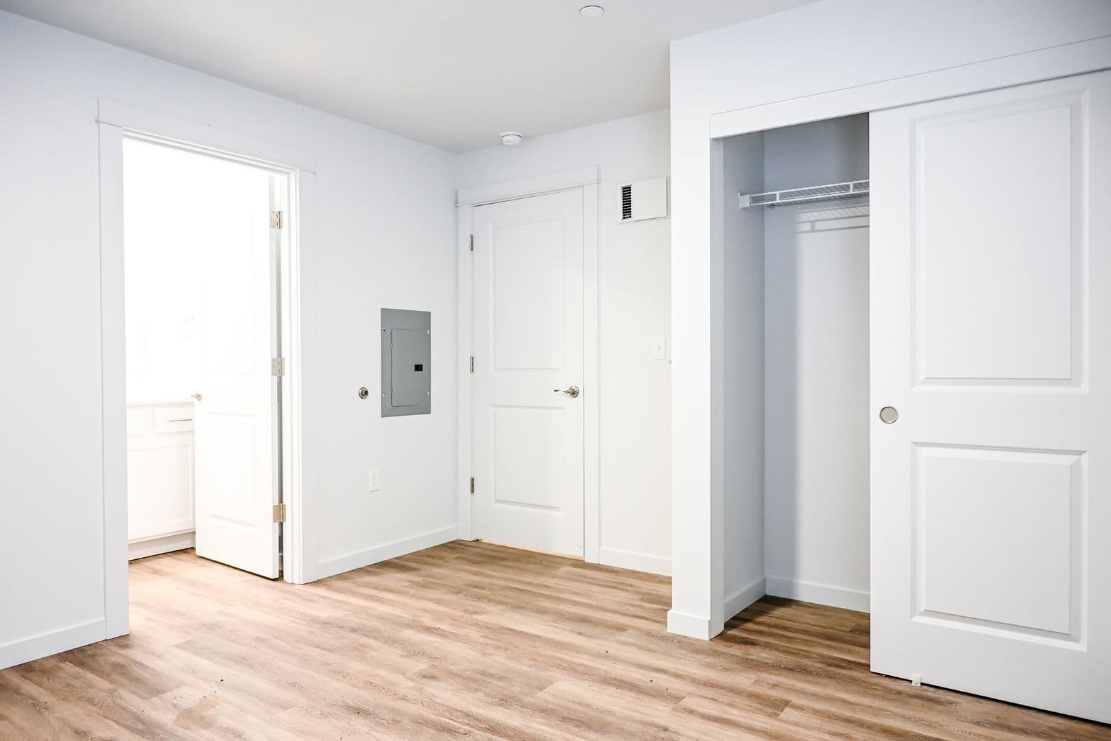Cottage Grove Apartment: 1041 S 10th St.