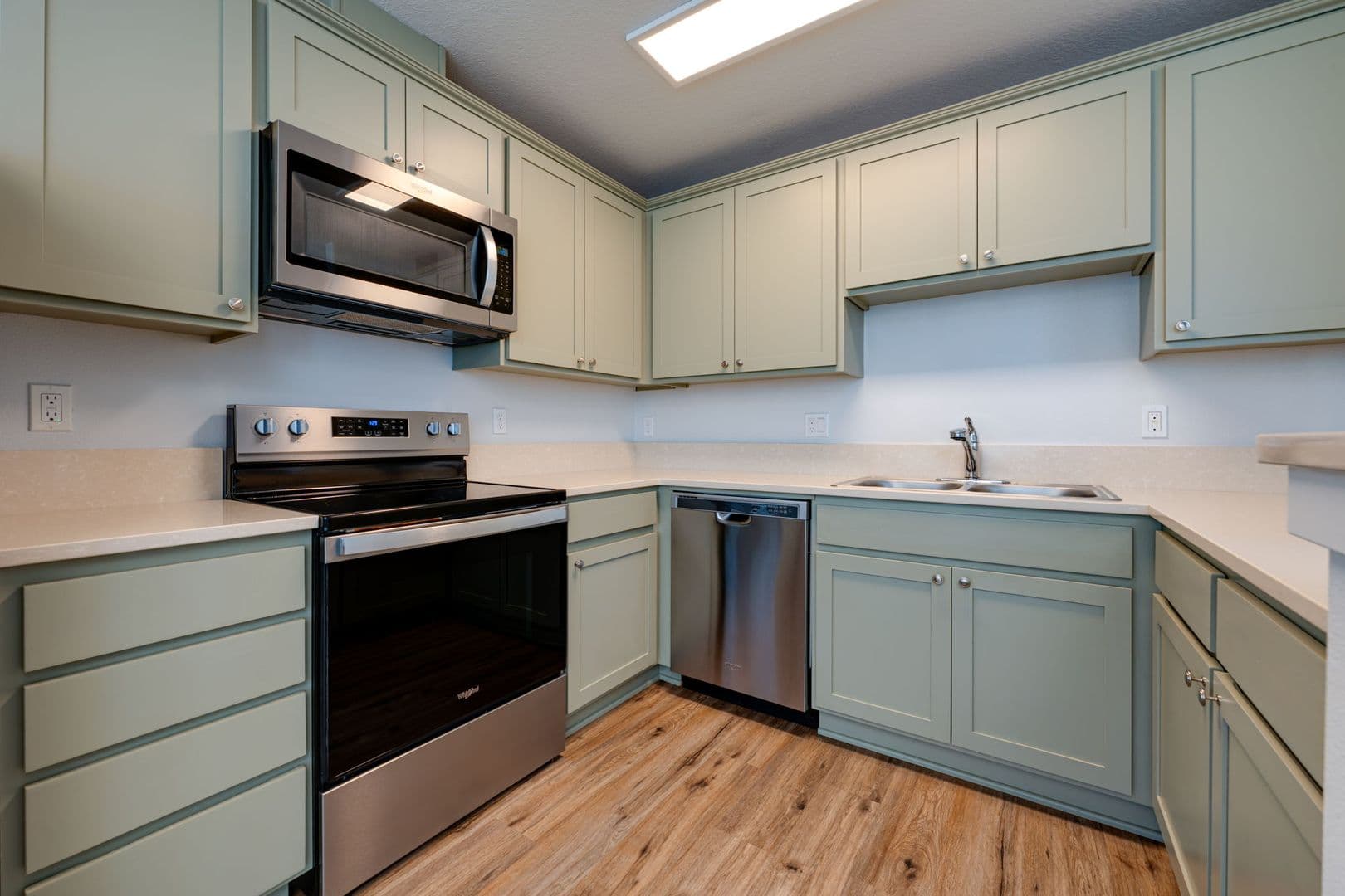 Cottage Grove Townhome: 935 Arthur Ave