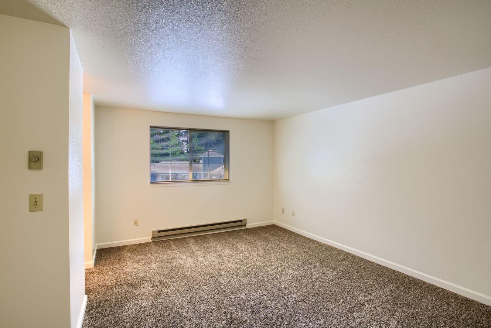 Federal Way Apartment: 32420 1st Ln. SW
