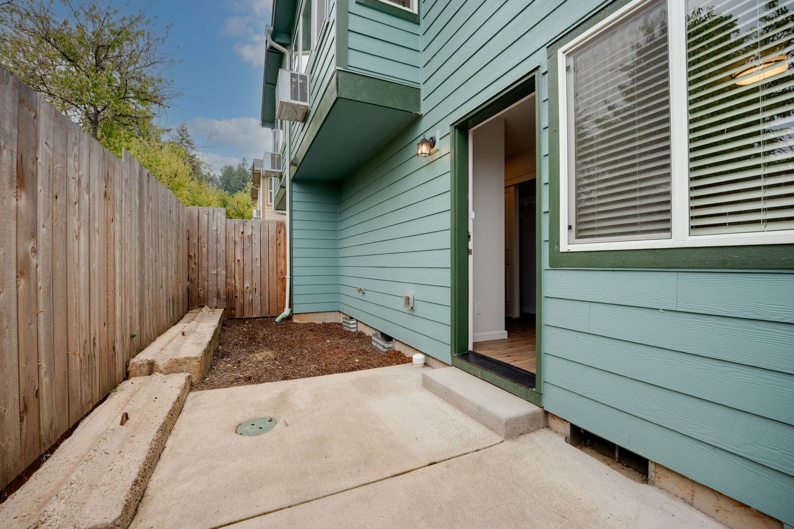 Cottage Grove Townhome: 935 Arthur Ave