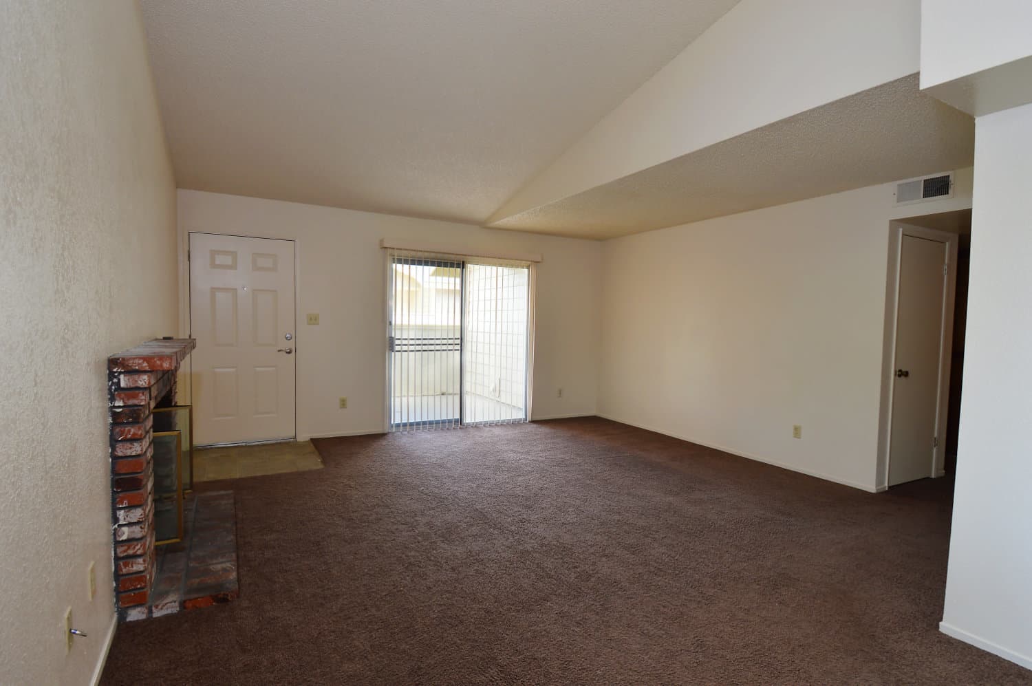 Bakersfield Apartment: 4841 Columbus St.