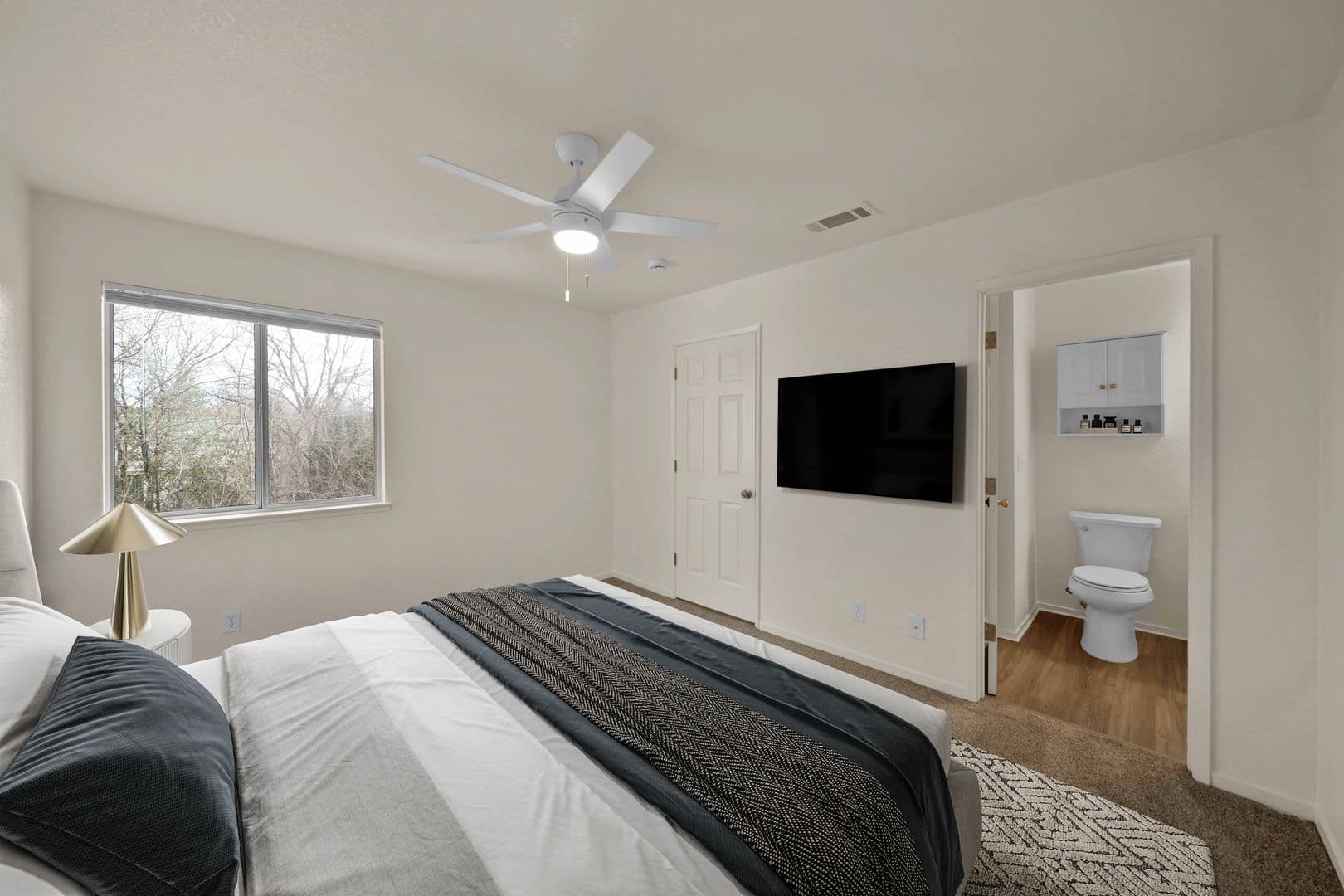 Redding Apartment: 851 Mission De Oro Dr.